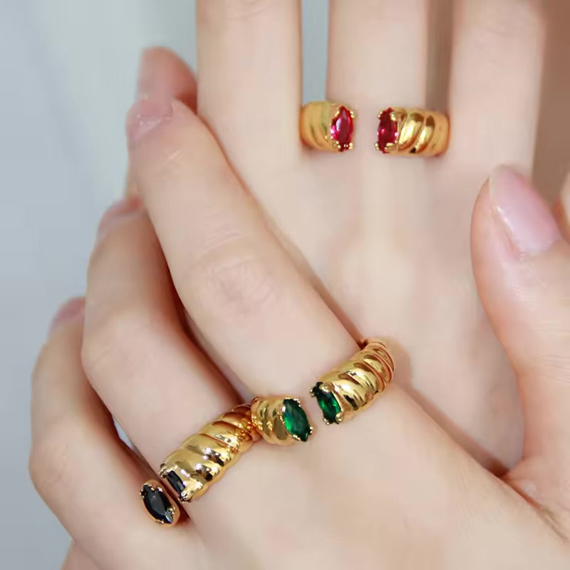 Joan Ring (Adjustable)